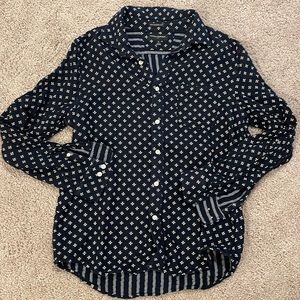 Banana Republic Mens untucked fit navy button down long sleeve shirt large